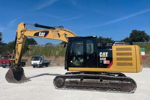 ESCAVATORE CINGOLATO CAT 323 E LN
