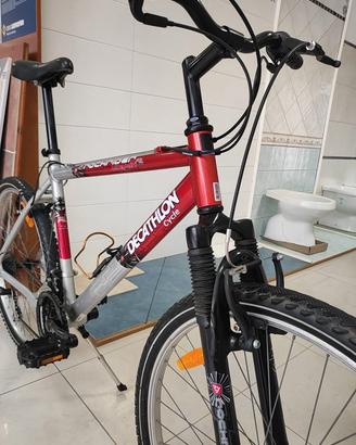bicicletta NUOVA e in alluminio 26 rockrider 