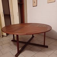 Tavolo da esterno in legno 