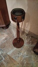 Porta posacenere vintage in legno con catena