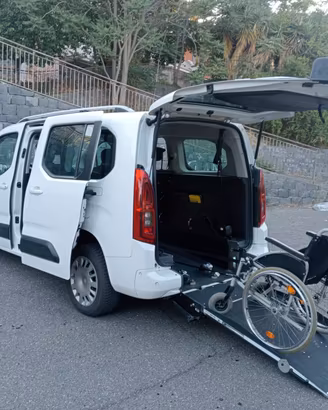 Opel Combo Life Pianale ribassato con rampa disabi