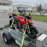 Carrello portamoto all'occorrenza