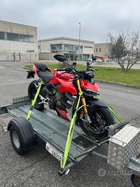 Carrello portamoto all'occorrenza