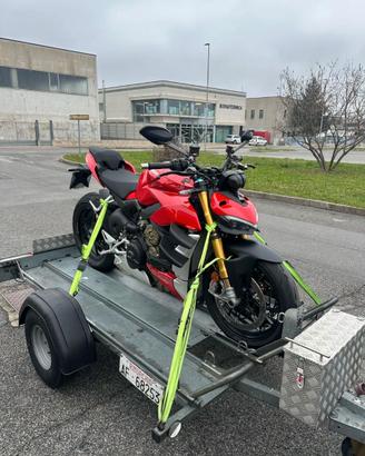 Carrello portamoto all'occorrenza