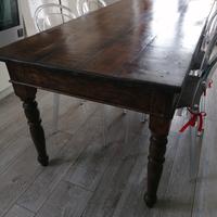 tavolo antico gambe tornite 