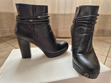 scarpa da donna con tacco 7