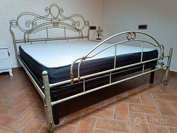 Letto in ferro battuto con rete e materasso 