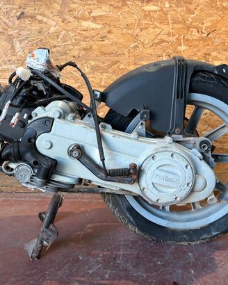 C424M - MOTORE PIAGGIO LIBERTY CC 50 - 4 T (2010)