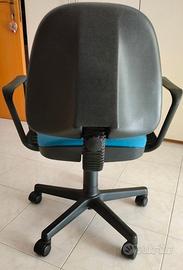 Sedia da scrivania con rotelle e braccioli