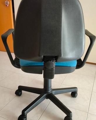 Sedia da scrivania con rotelle e braccioli
