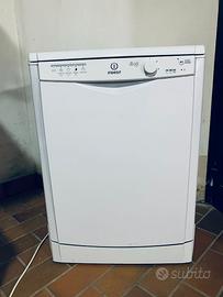 Lavastoviglie Indesit