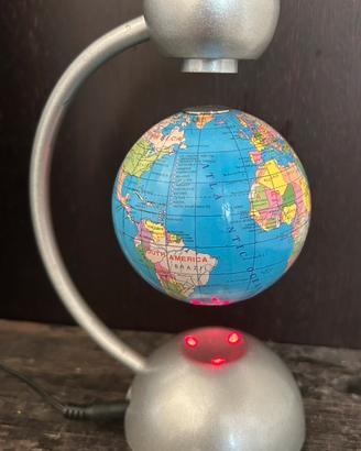 Mappamondo a levitazione magnetica
