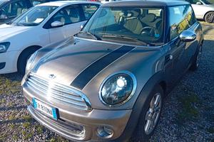 Mini con tetto panoramico apribile