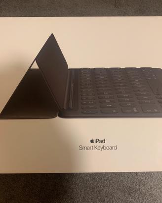 Smart Keyboard-Cover con tastiera originale iPad