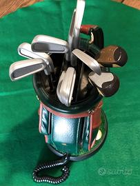 Telefono fisso Vintage a forma di sacca da golf.