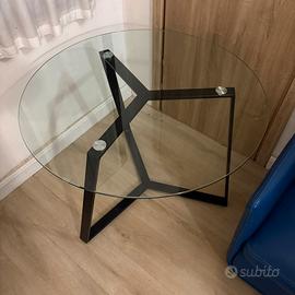 Tavolino design vetro e metallo moderno