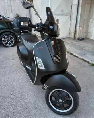 Vespa GTS 300 super sport