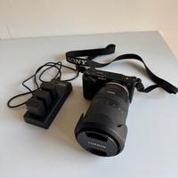 Sony ZV-E10 + Tamron 17-70mm f/2.8 + Batterie