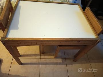 Tavolo con sedie per bambini