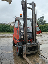 Carrello elevatore muletto