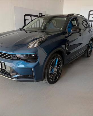 Lynk&co 01 PHEV More