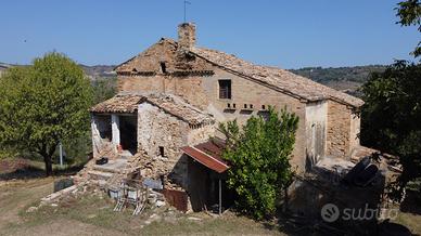 RUSTICO A ACQUAVIVA PICENA