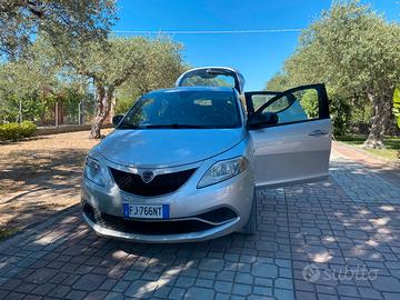 Lancia ypsilon 1.2 benzina