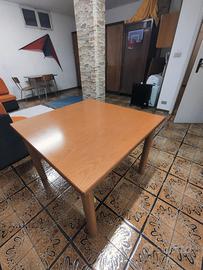 Tavolo quadrato allungabile