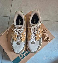 hoka clifton suede 39 nuove utilizzate una volta 