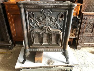 Stufa antica in ghisa o stufa a legna primi 900’