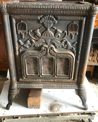 Stufa antica in ghisa o stufa a legna primi 900’