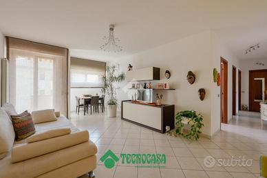 4 LOCALI A SARZANA