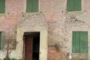 Immobile in asta di 1779 m² con più di 5 locali a 