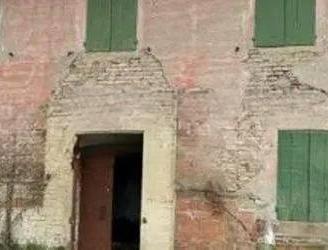 Immobile in asta di 1779 m² con più di 5 locali a 