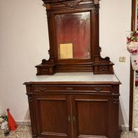 Cassettiera antica di legno