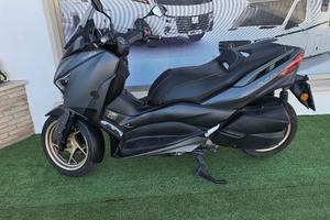 Yamaha X-Max 300 TECH MAX