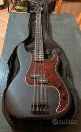 Basso elettrico ed amplificatore