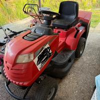 Trattorino tagliaerba Mountfield