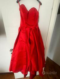 vestito completo rosso  da sera con borsetta