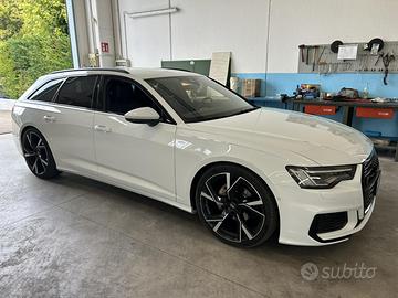 Audi A6 Avant 40 tdi S line Quattro