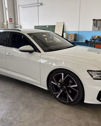 Audi A6 Avant 40 tdi S line Quattro