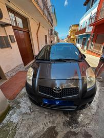 Toyota Yaris 1300 benzina