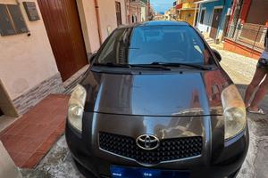 Toyota Yaris 1300 benzina