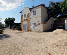 VILLA SINGOLA A SAN BENEDETTO DEL TRONTO