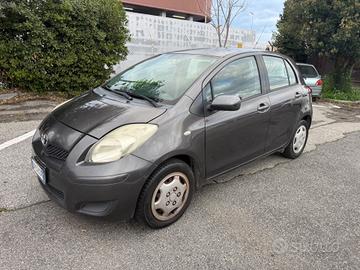 Toyota Yaris 1.0 5 porte