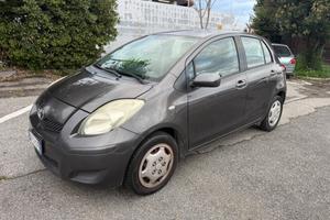 Toyota Yaris 1.0 5 porte