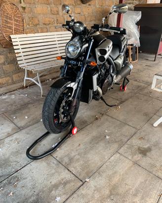 V Max Yamaha 1700 cc