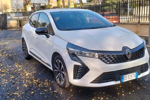 Renault Clio CL5 techno E-Tech full hybrid 145 cv