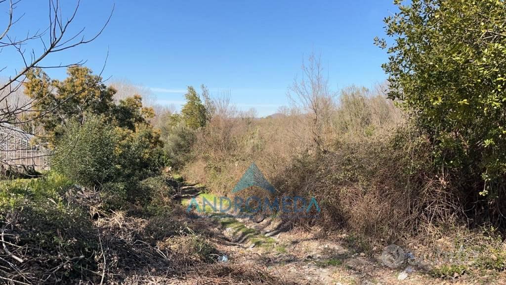 Terreno di 600 m² a Teano - Altro