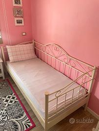 Armadio + Letto + scrivania 